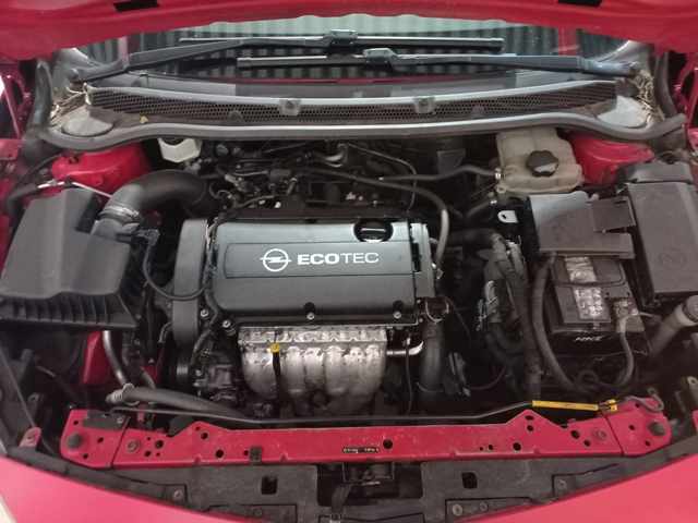 2012 Opel Astra 1.6 thumbnail 9