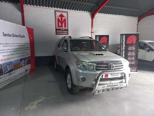 2011 Toyota Fortuner 3.0D (NON RUNNER) thumbnail 3