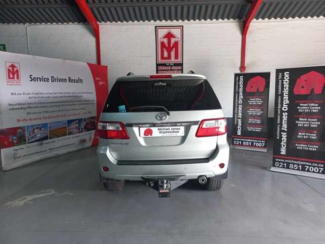 2011 Toyota Fortuner 3.0D (NON RUNNER) thumbnail 4