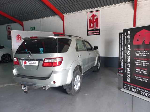 2011 Toyota Fortuner 3.0D (NON RUNNER) thumbnail 5