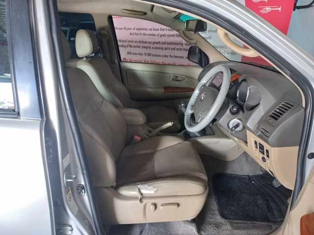 2011 Toyota Fortuner 3.0D (NON RUNNER) thumbnail 7
