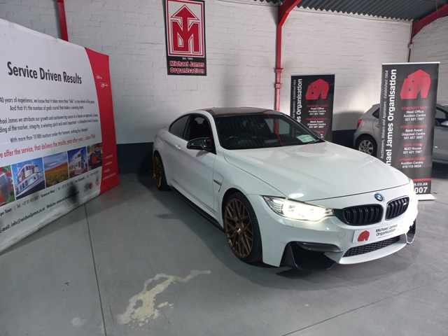2016 BMW M4 Coupe M-DCT thumbnail 3