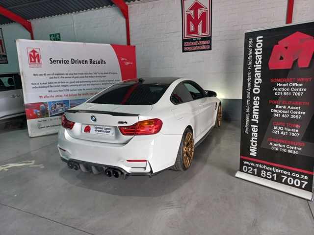 2016 BMW M4 Coupe M-DCT thumbnail 5