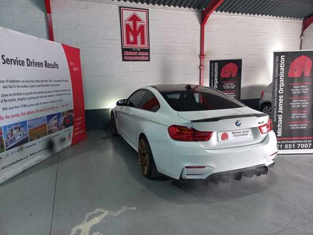 2016 BMW M4 Coupe M-DCT thumbnail 6