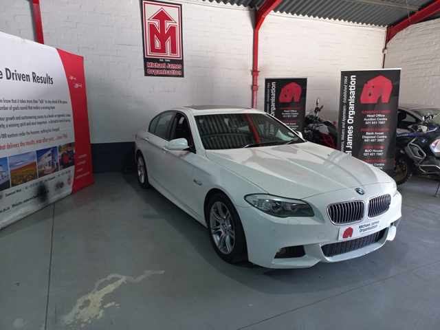 2013 BMW 520i A/T thumbnail 3