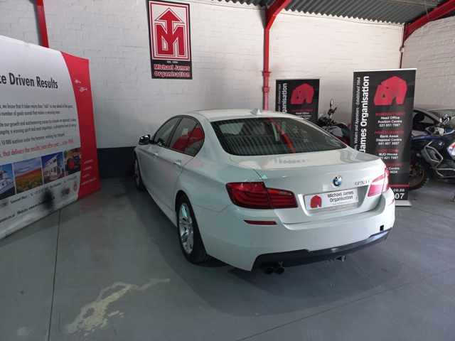 2013 BMW 520i A/T thumbnail 6