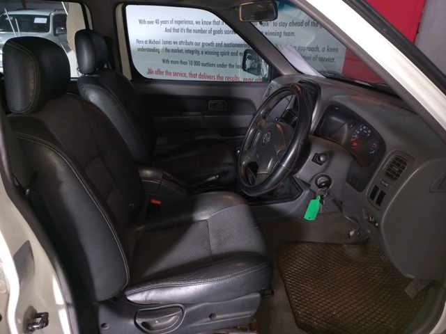 2013 Nissan Hardbody NP300 2.5 TDi P/U D/C thumbnail 7