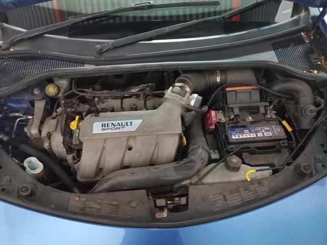 2012 Renault Clio III 2.0 Sport thumbnail 9