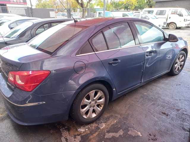 2015 Chevrolet Cruze 1.6 (NON RUNNER) thumbnail 3