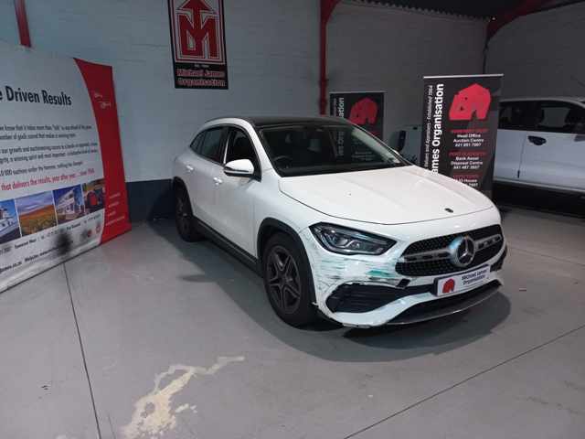 2022 Mercedes-Benz GLA  200 A/T thumbnail 3