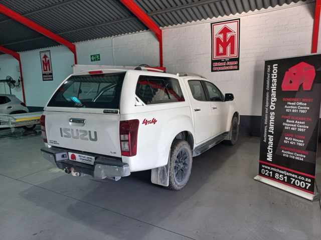 2017 Isuzu KB 300 D-TEQ A/T 4X4 P/U D/C thumbnail 5