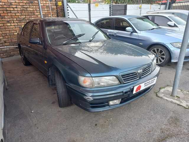 1998 Nissan Maxima QX 300 A/T (NON RUNNER) thumbnail 3