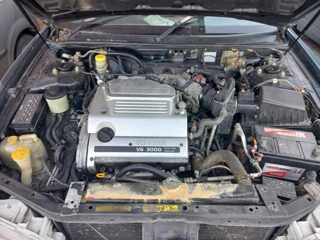 1998 Nissan Maxima QX 300 A/T (NON RUNNER) thumbnail 4