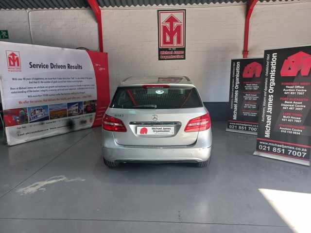 2012 Mercedes Benz B180 thumbnail 4