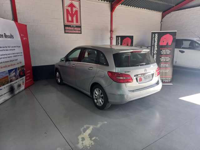 2012 Mercedes Benz B180 thumbnail 6