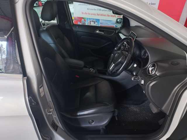 2012 Mercedes Benz B180 thumbnail 7