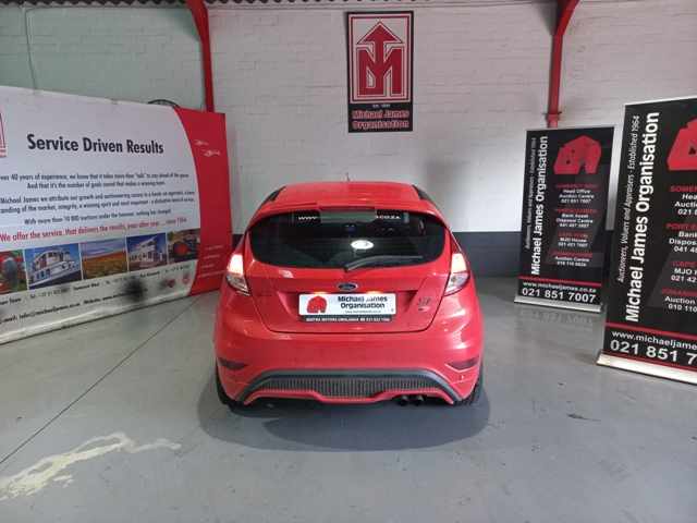 2015 Ford Fiesta ST 1.6 thumbnail 4