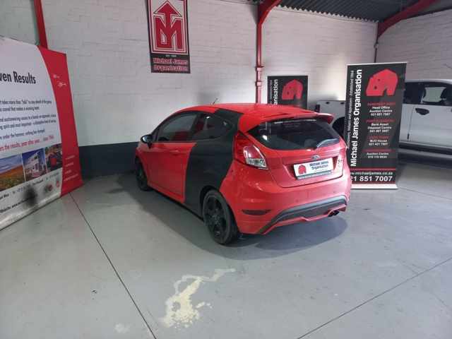 2015 Ford Fiesta ST 1.6 thumbnail 6