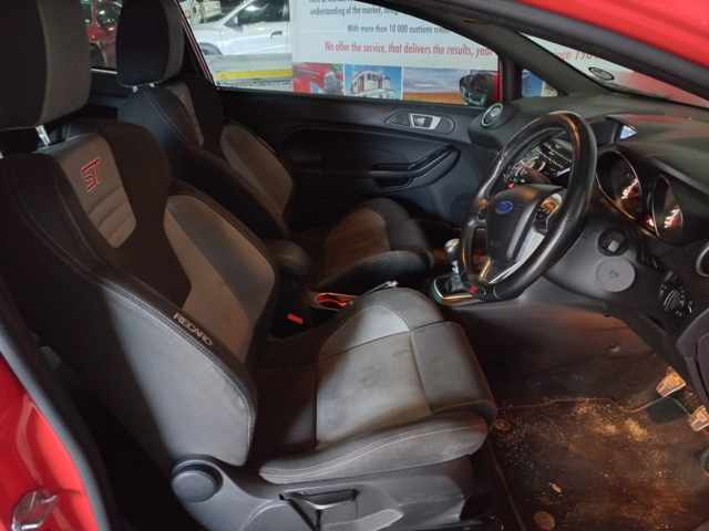 2015 Ford Fiesta ST 1.6 thumbnail 7