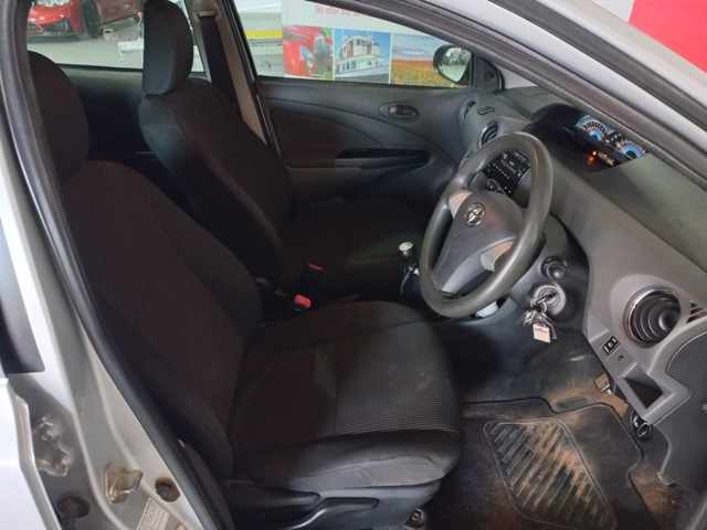 2017 Toyota Etios 1.5 thumbnail 7