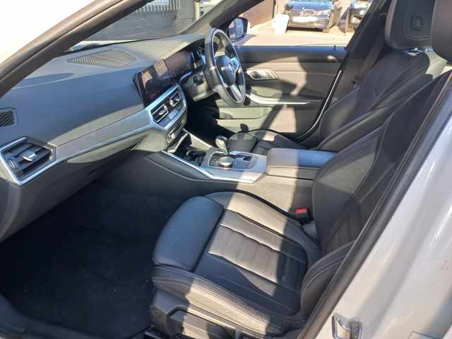 2022 BMW 320i M Sport A/T thumbnail 7
