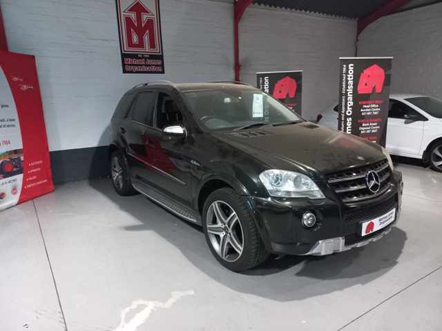 2010 Mercedes-Benz ML 63 AMG thumbnail 3
