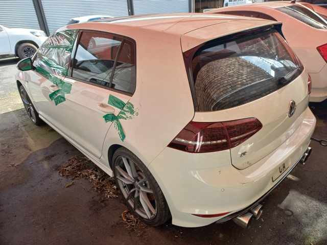2015 VW Golf VII 2.0 TSI R (NON RUNNER) thumbnail 5