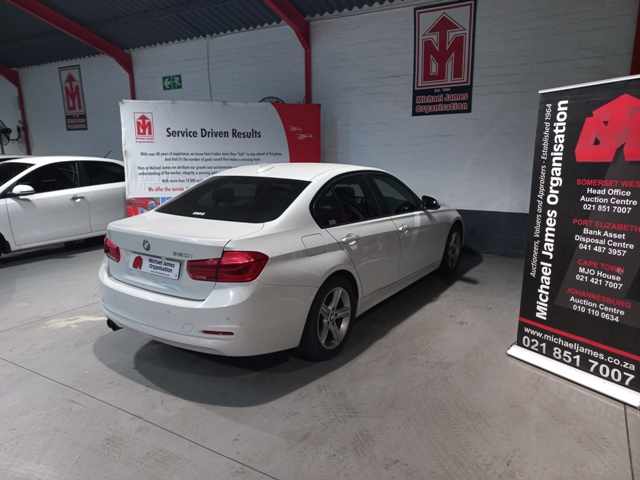 2017 BMW 320i Sport A/T thumbnail 5