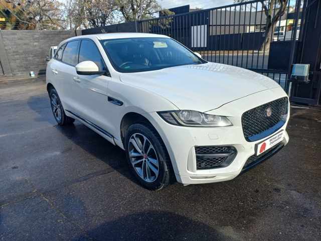 2016 Jaguar F-PACE 3.0D Sport thumbnail 3