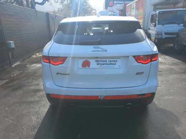 2016 Jaguar F-PACE 3.0D Sport thumbnail 4