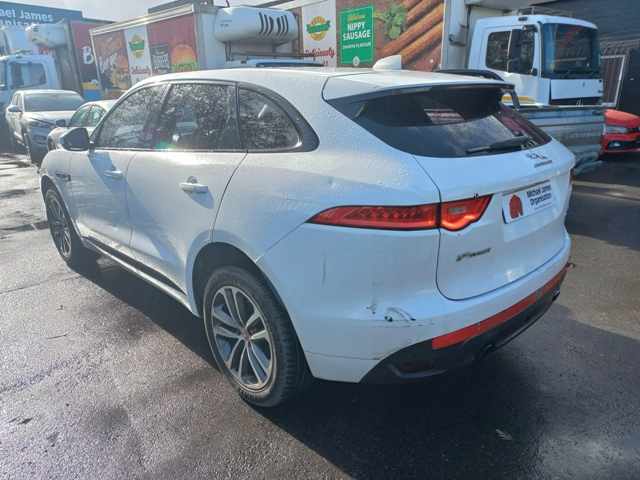 2016 Jaguar F-PACE 3.0D Sport thumbnail 6