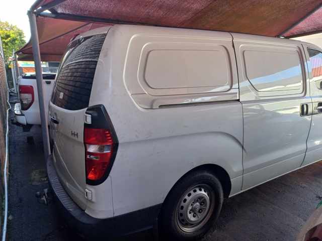 2012 Hyundai H1 2.5 CRDI F/C P/V (NON RUNNER) thumbnail 5