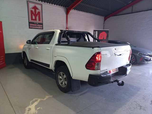 2017 Toyota Hilux 2.8 GD-6 4X4 A/T thumbnail 6