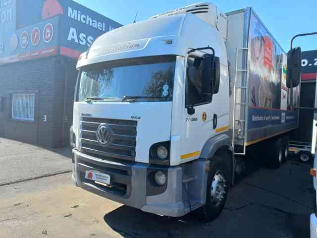 2011 Volkswagen 24 250 6X2 Van Body