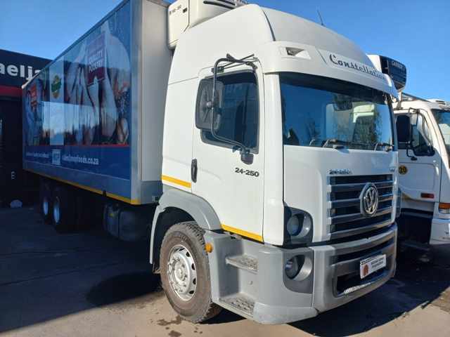 2011 Volkswagen 24 250 6X2 Van Body thumbnail 3