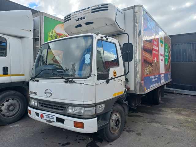 2002 Hino 9-136 Van Body (NON RUNNER) thumbnail 2