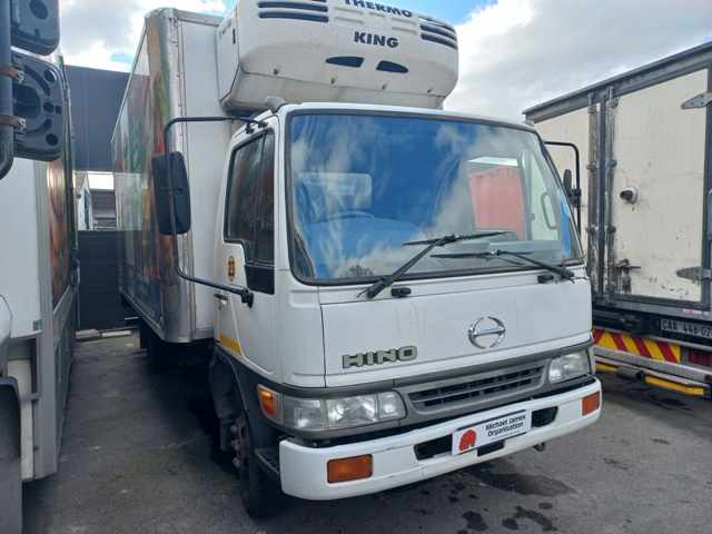 2002 Hino 9-136 Van Body (NON RUNNER) thumbnail 3
