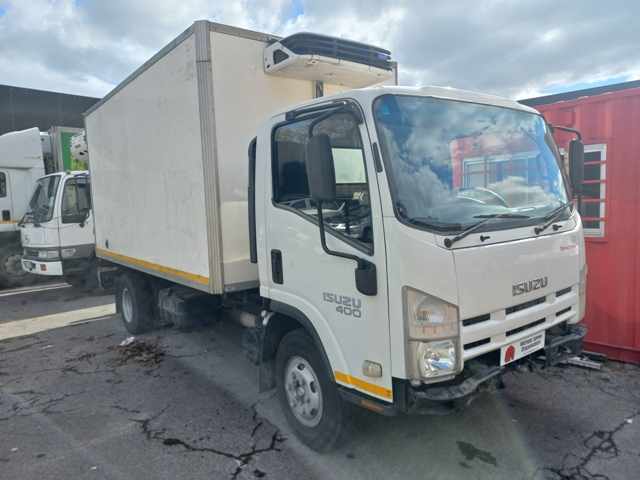 2011 Isuzu NPR 400 AMT Van Body (NON RUNNER) thumbnail 3
