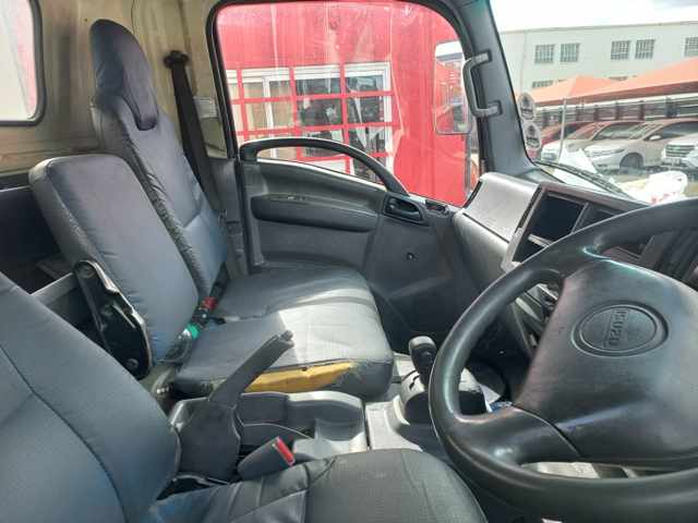 2011 Isuzu NPR 400 AMT Van Body (NON RUNNER) thumbnail 5