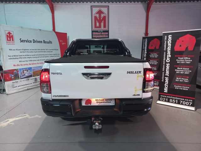 2017 Toyota Hilux 2.8 4x4 A/T thumbnail 4