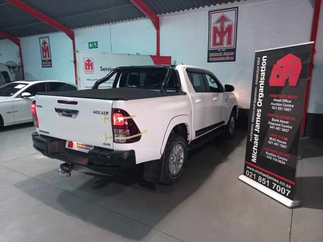 2017 Toyota Hilux 2.8 4x4 A/T thumbnail 5