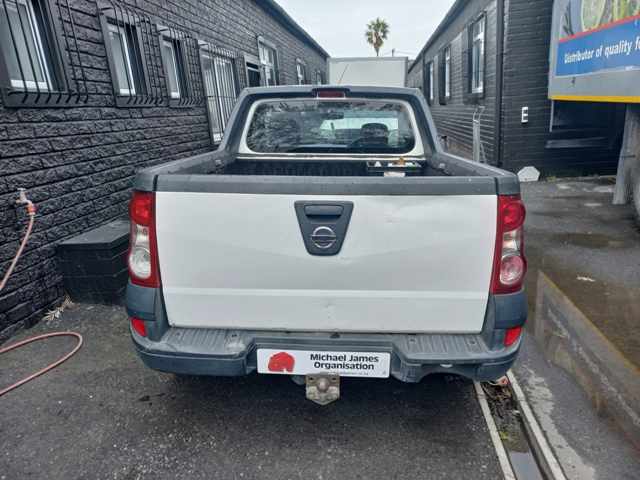2013 Nissan NP200 1.6 P/U S/C (NON RUNNER) thumbnail 4