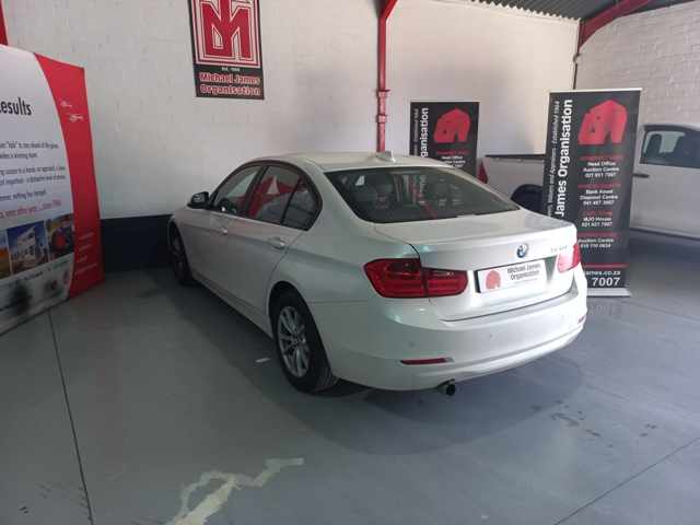 2015 BMW 320i A/T thumbnail 6