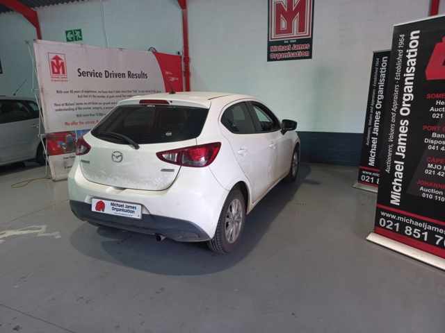 2016 Mazda 2 1.5 thumbnail 5