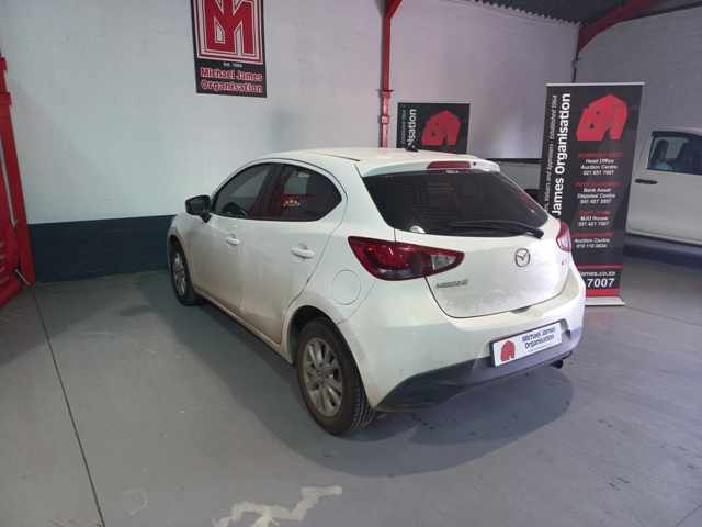 2016 Mazda 2 1.5 thumbnail 6