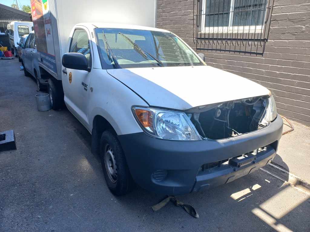 2005 Toyota Hilux 2.0 VVTi P/U S/C (NON RUNNER) thumbnail 2