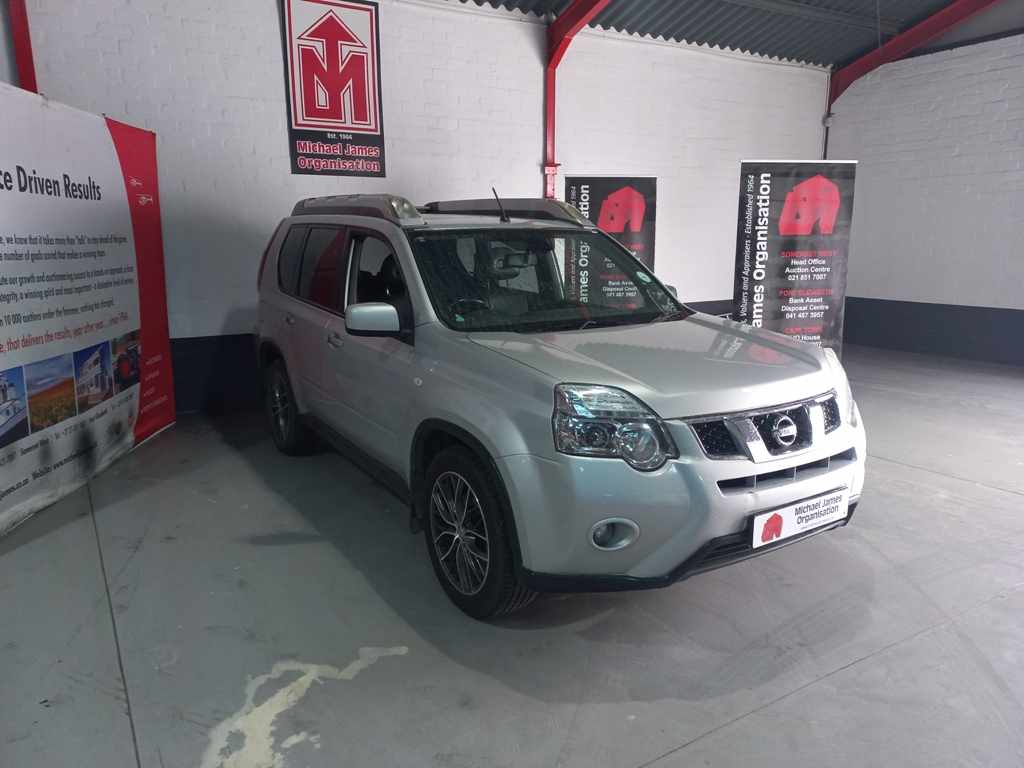 2012 Nissan X Trail 2.5 CVT thumbnail 3