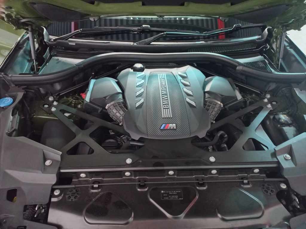 2021 BMW X6 M thumbnail 9