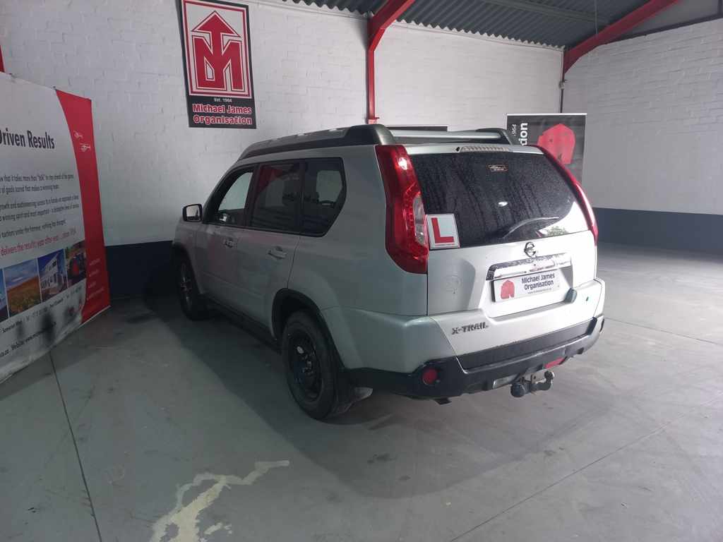 2012 Nissan X Trail 2.5 CVT thumbnail 6