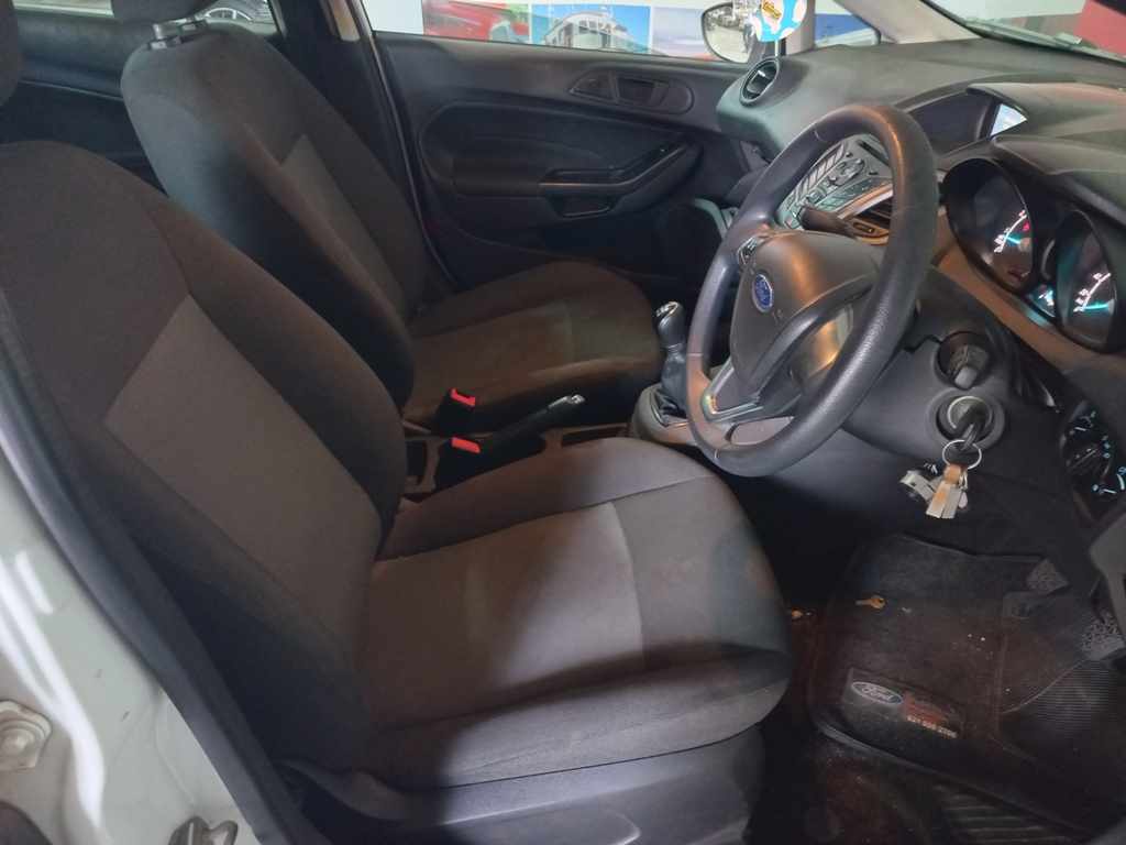 2017 Ford Fiesta 1.4 thumbnail 7
